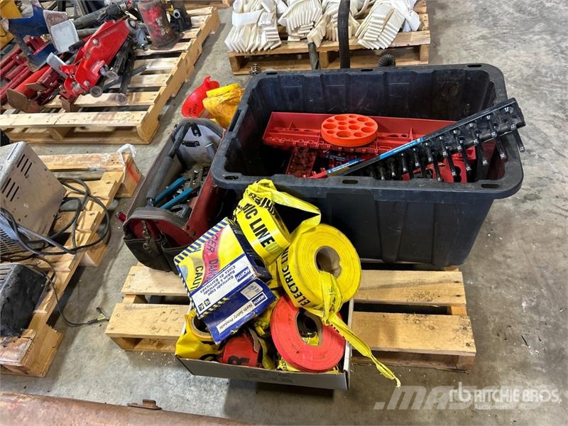 Quantity of Barricade Tapes, Funnels,Socket Holder 其他組件