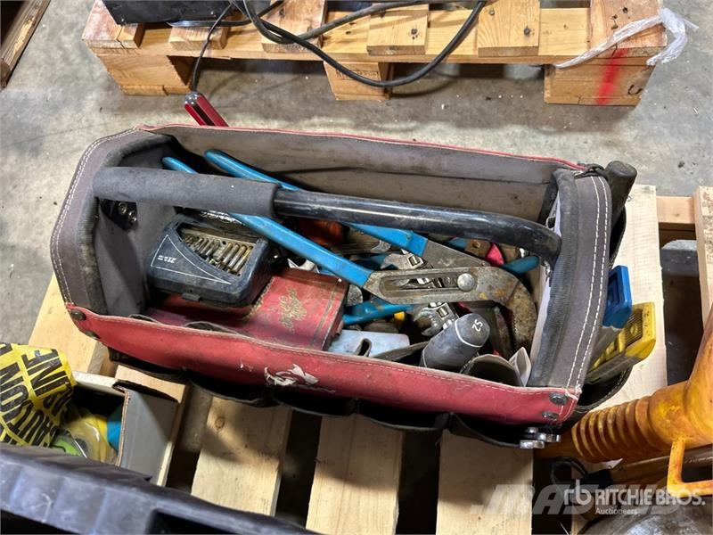 Quantity of Barricade Tapes, Funnels,Socket Holder 其他組件