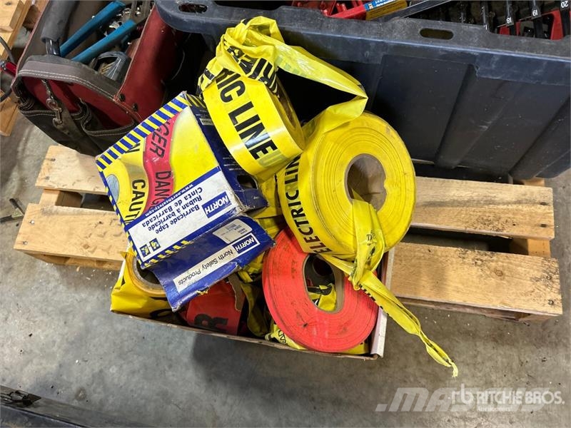 Quantity of Barricade Tapes, Funnels,Socket Holder 其他組件