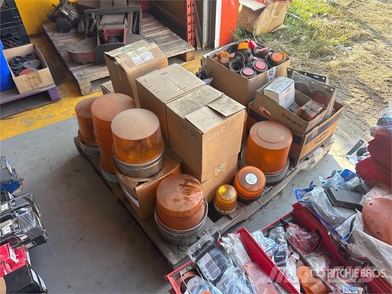  Quantity of Beacon Lights (Unused) Transportes - Outros
