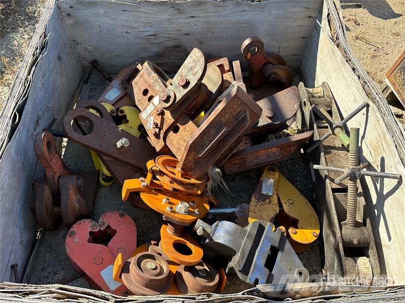 Quantity of Beam Clamps Utilaje construcții - Altele