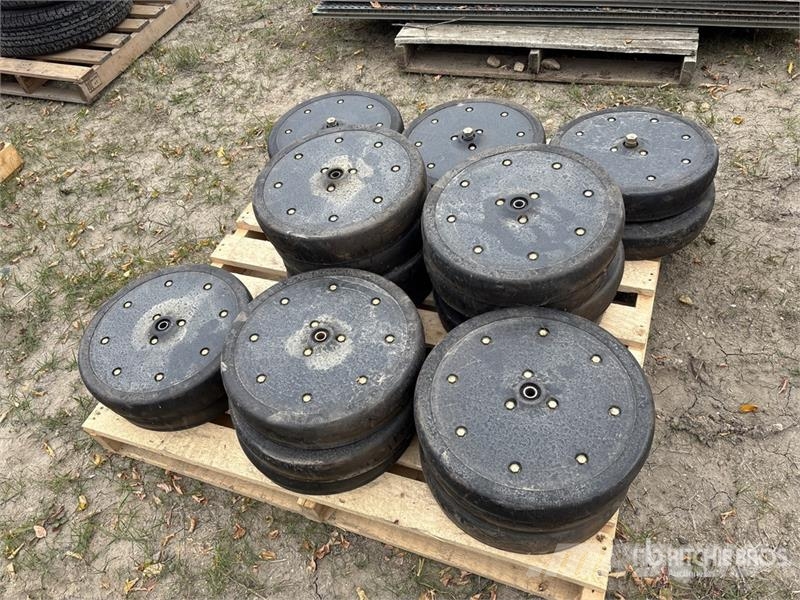 Quantity of Bourgault 3320 Air Drill Parts Andre komponenter