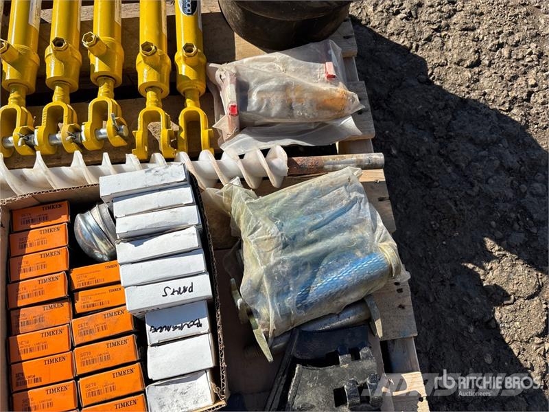 Quantity of Bourgault Air Drill Parts Egyéb alkatrészek