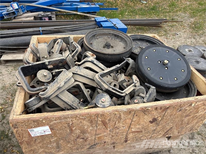 Quantity of Bourgault 3320 Air Drill Parts Andre komponenter