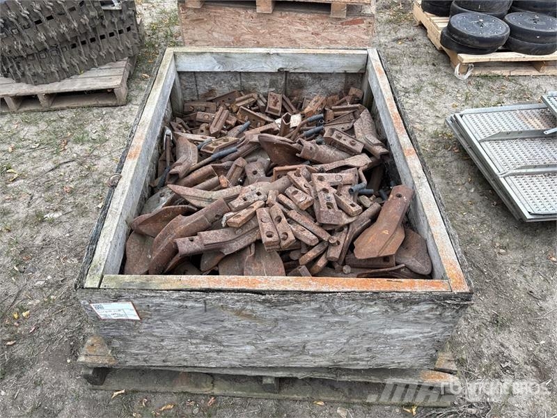 Quantity of Bourgault 9200 Cultivator Parts Andre komponenter
