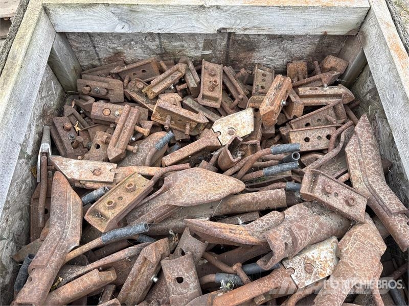 Quantity of Bourgault 9200 Cultivator Parts Andre komponenter