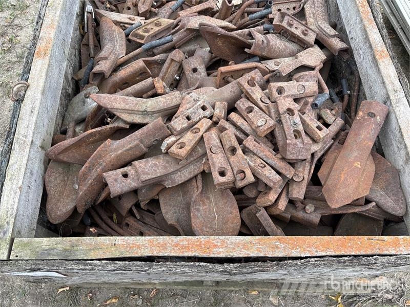 Quantity of Bourgault 9200 Cultivator Parts Andre komponenter