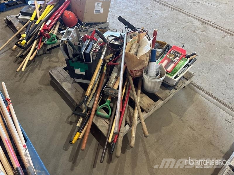 Quantity of Brooms, Shovels, Foam Rollers, Hammer, Drugi deli