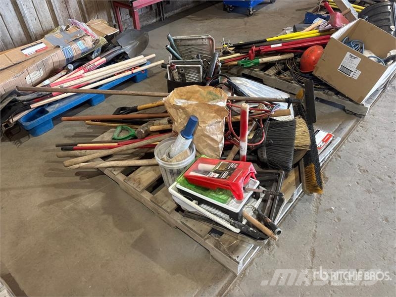 Quantity of Brooms, Shovels, Foam Rollers, Hammer, Drugi deli