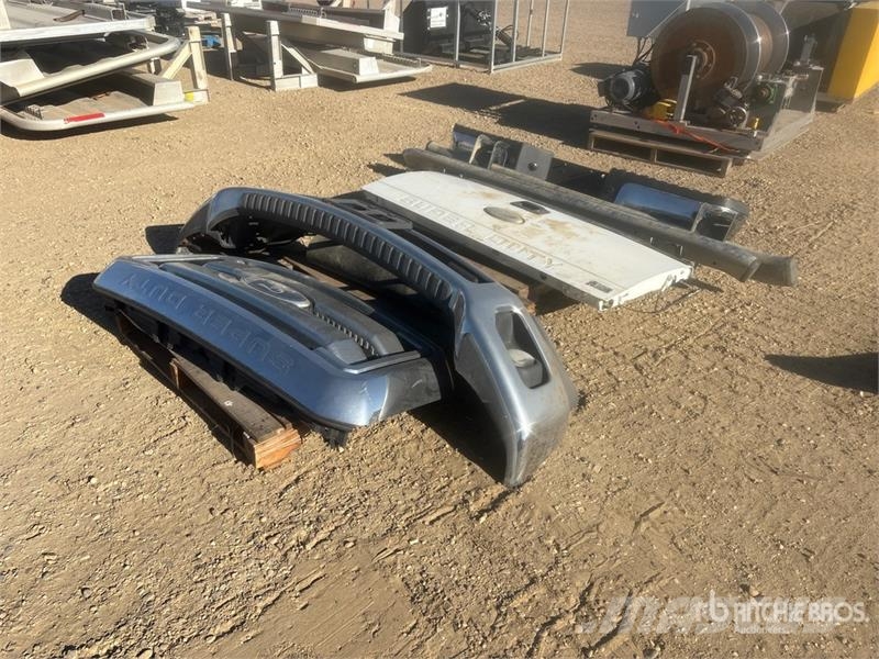  Quantity of Bumper معدات النقل - غير ذلك