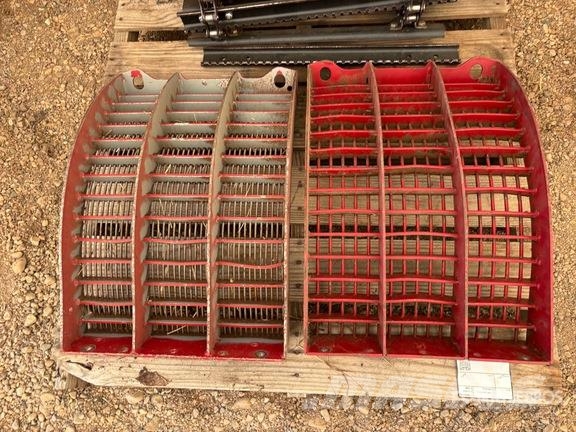 Quantity of Case IH Combine Parts Kiti naudoti statybos komponentai