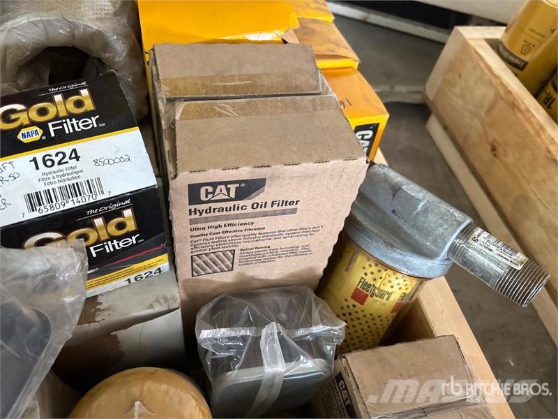  Quantity of Cat Hydraulic Oil Filters (Unused) Ďalšie komponenty