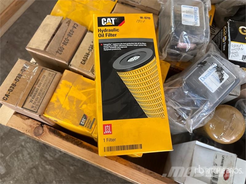  Quantity of Cat Hydraulic Oil Filters (Unused) Ďalšie komponenty