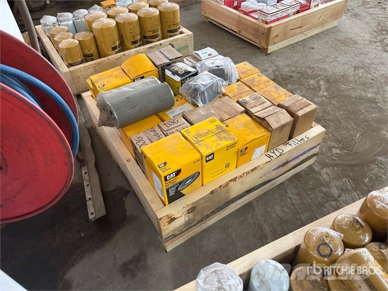  Quantity of Cat Hydraulic Oil Filters (Unused) Ďalšie komponenty