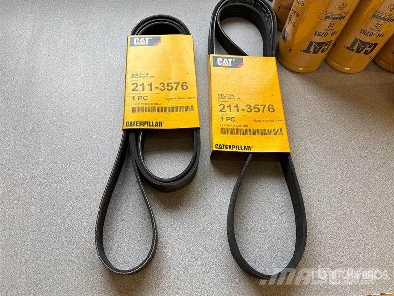 Quantity of Cat Parts, Filters, Belts (Unused) Andre komponenter