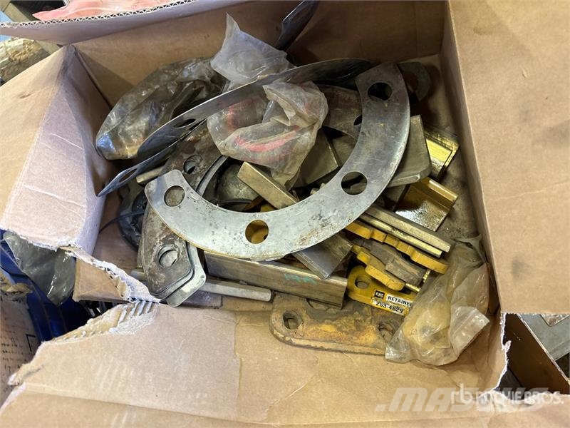 Quantity of Caterpillar Parts Drugi deli