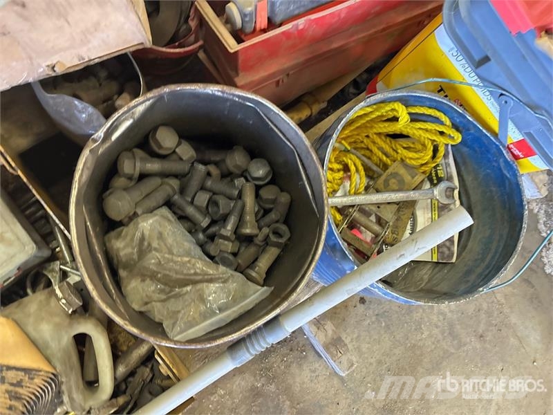 Quantity of Caterpillar Parts Drugi deli