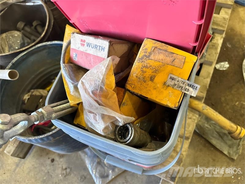 Quantity of Caterpillar Parts Drugi deli