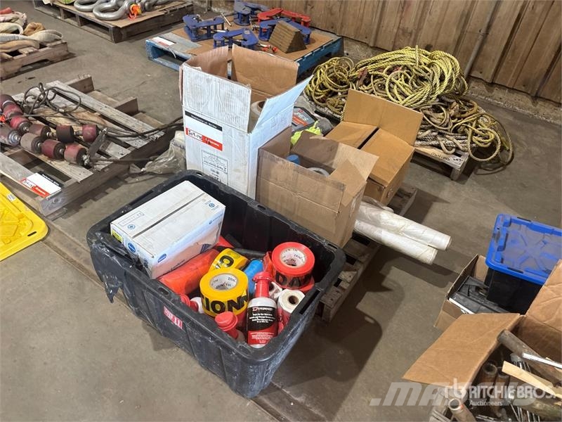 Quantity of Caution Tape, Garbage Bags, Rope, Rags Drugi deli