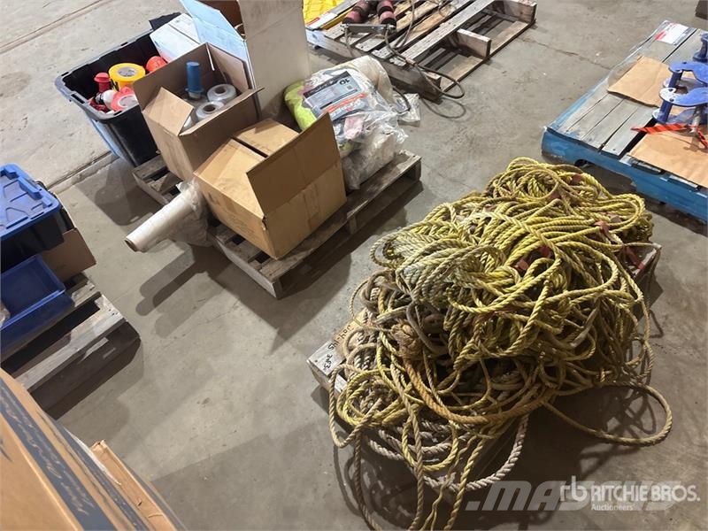 Quantity of Caution Tape, Garbage Bags, Rope, Rags Drugi deli