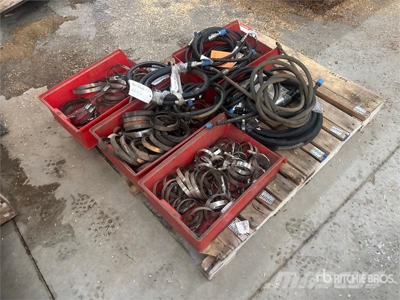 Quantity of Clamps & Hose Assembly (Unused) Transportes - Outros