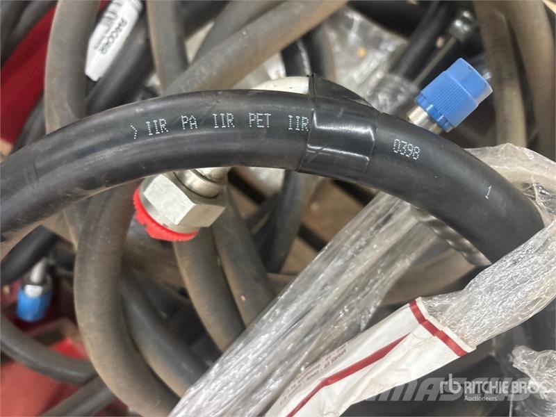 Quantity of Clamps & Hose Assembly (Unused) Transportes - Outros