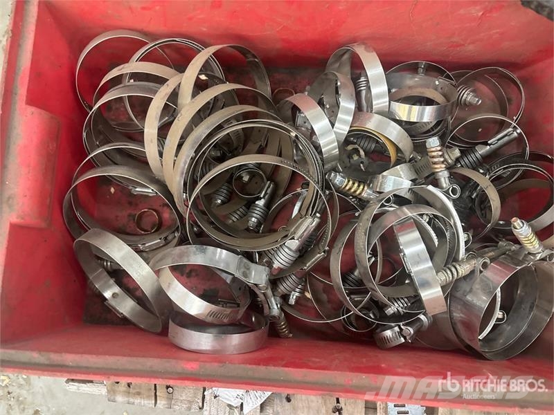 Quantity of Clamps & Hose Assembly (Unused) Transportes - Outros