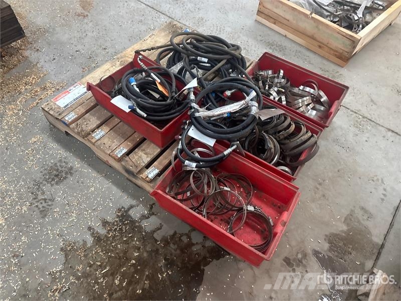 Quantity of Clamps & Hose Assembly (Unused) Transportes - Outros