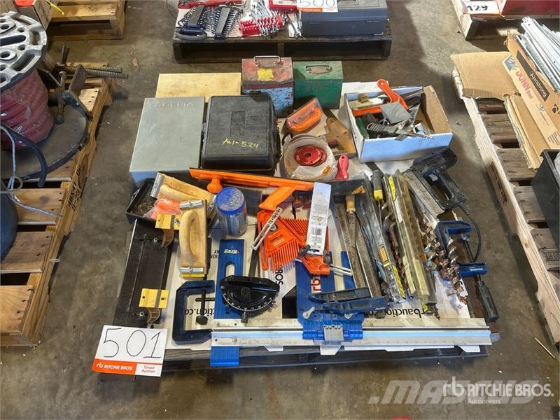Quantity of Clamps, Staples, Blade & Drill Bits Andre komponenter