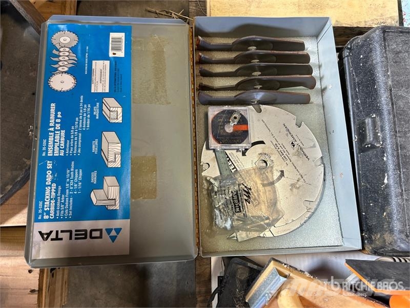 Quantity of Clamps, Staples, Blade & Drill Bits Andre komponenter