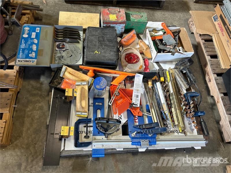 Quantity of Clamps, Staples, Blade & Drill Bits Andre komponenter