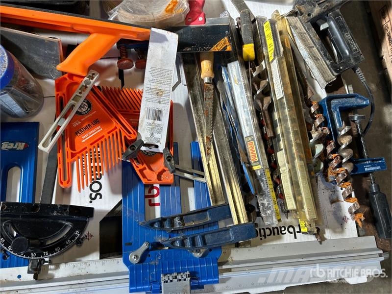 Quantity of Clamps, Staples, Blade & Drill Bits Andre komponenter
