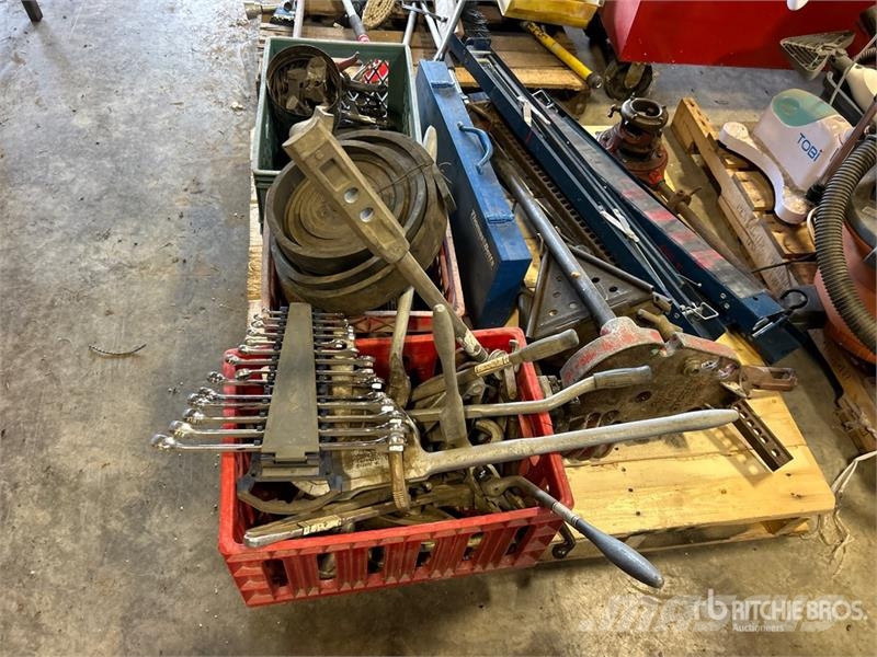 Quantity of Collapsable Sawhorses, Mechanical Crim Drugi deli