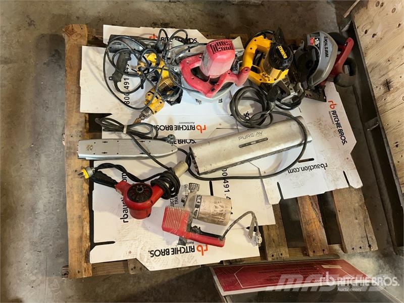 Quantity of Corded Drill, Circular Saw & Blower Drugi deli