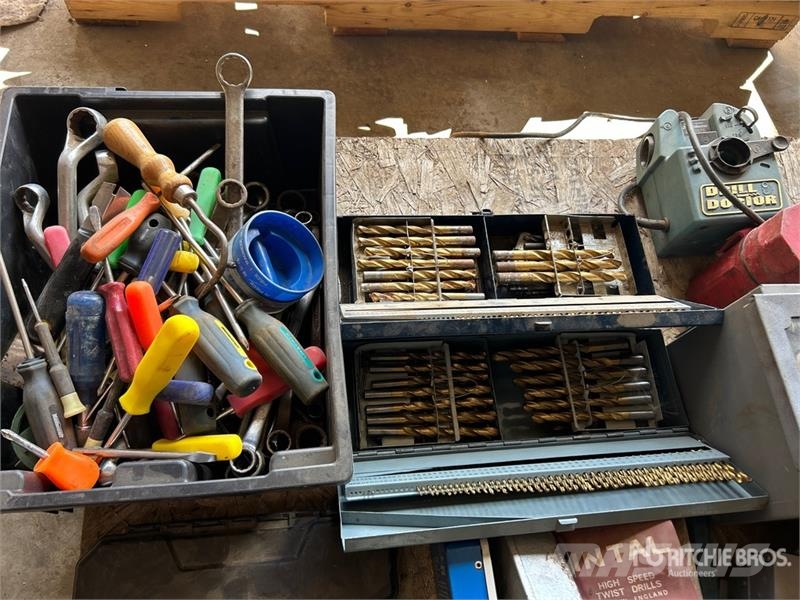  Quantity of Drill Bits, Hole Saw & Hand Tools Drugi deli