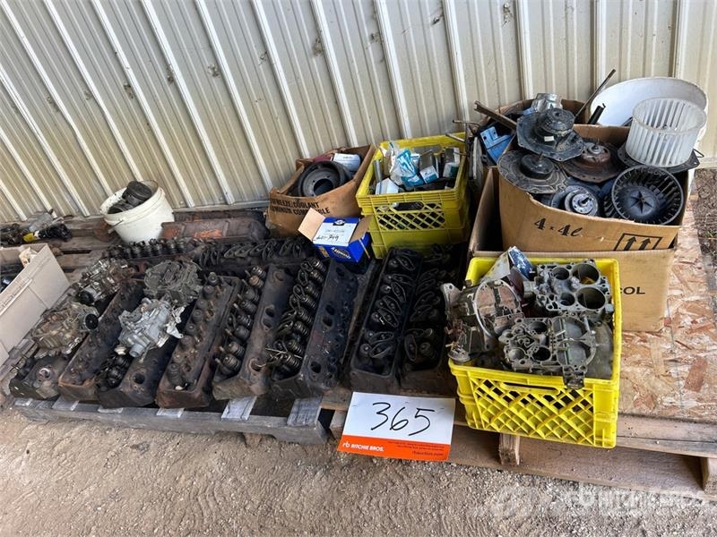 Quantity of Engine Heads, Pistons & Emblem Drugi deli