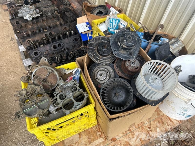 Quantity of Engine Heads, Pistons & Emblem Drugi deli