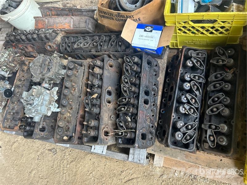 Quantity of Engine Heads, Pistons & Emblem Drugi deli