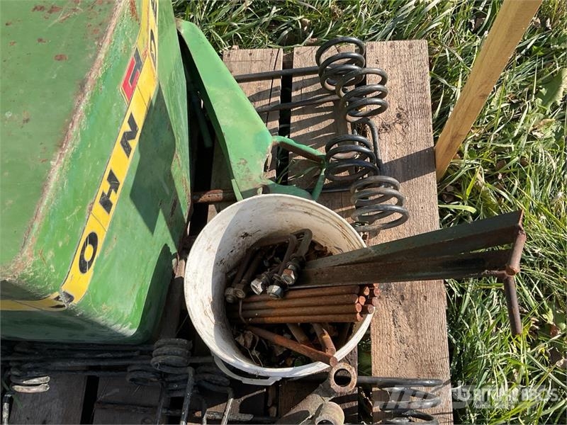  Quantity of .Equipment Parts مكونات أخرى
