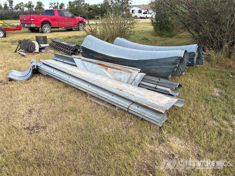 Quantity of Fairford Quonset Panels Drugi deli
