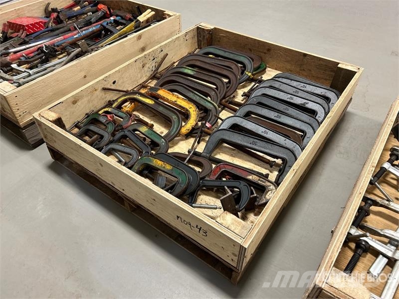  Quantity of Fixed C-Clamps Crane spares & accessories