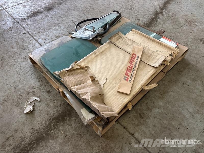  Quantity of Glass Windows - Fits Kenworth (Unused) Transportes - Outros

