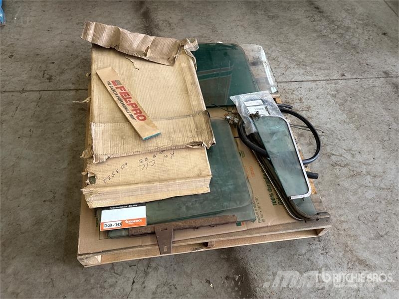  Quantity of Glass Windows - Fits Kenworth (Unused) Transportes - Outros
