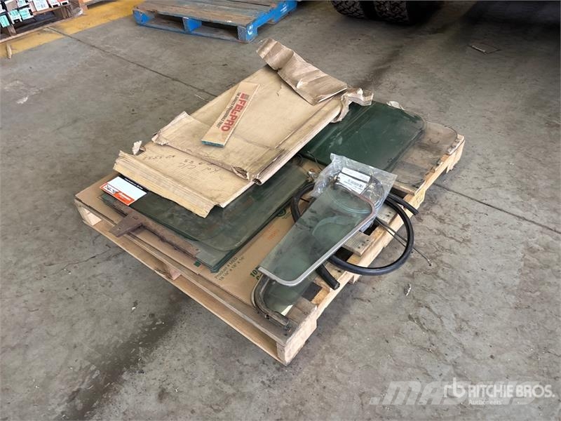  Quantity of Glass Windows - Fits Kenworth (Unused) Transportes - Outros
