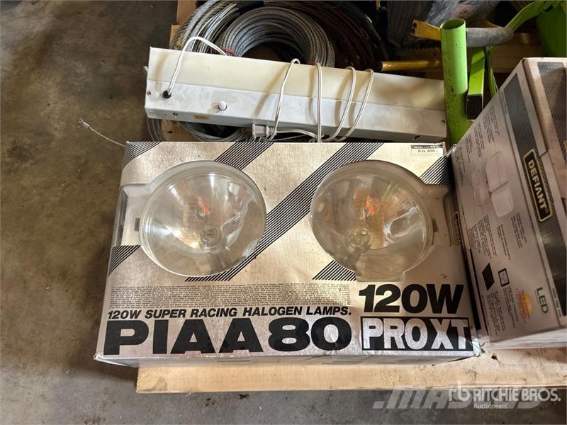 Quantity of Halogen Bulb, Heat Lamp, Led Flood Lig 其他組件