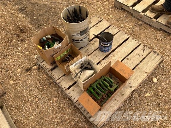 Quantity of Header Parts - Fits John Deere 635F Kiti naudoti statybos komponentai