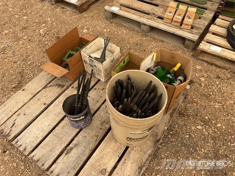 Quantity of Header Parts - Fits John Deere 635F Kiti naudoti statybos komponentai