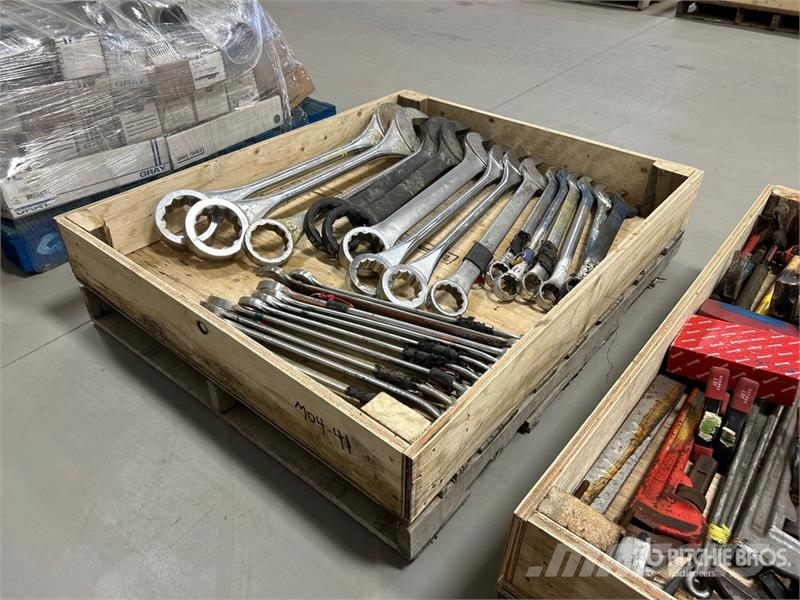 Quantity of Heavy Duty Mechanics Wrenches Drugi deli