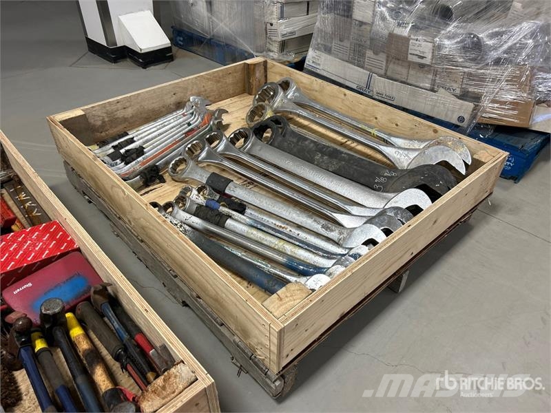 Quantity of Heavy Duty Mechanics Wrenches Drugi deli
