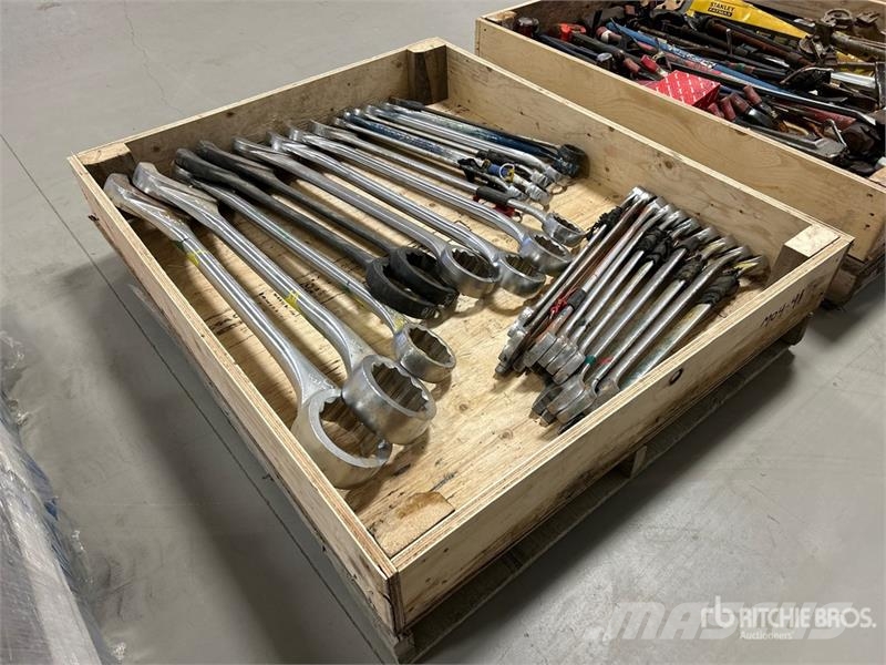 Quantity of Heavy Duty Mechanics Wrenches Drugi deli